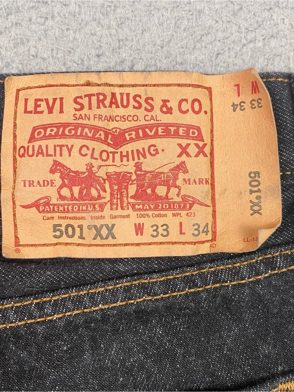 Levi's 501XX Jeans Men's Size 31x31 (Tag Reads 33x34) Dark Wash Denim Button Fly